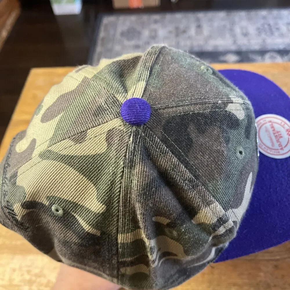 Mitchell & Ness used snapback